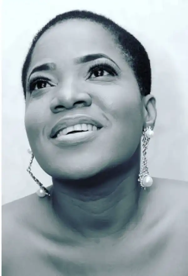 Nollywood Actress Toyin Aimakhu dazzles in news photos